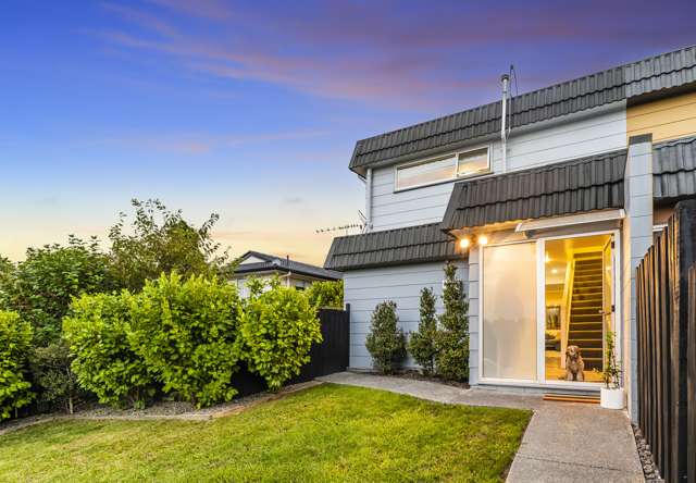 3A Lambrown Drive Totara Vale_1