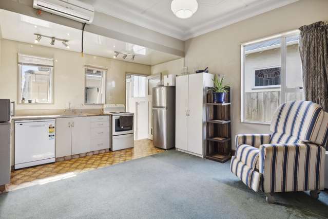 12 Hargest Crescent Saint Kilda_4