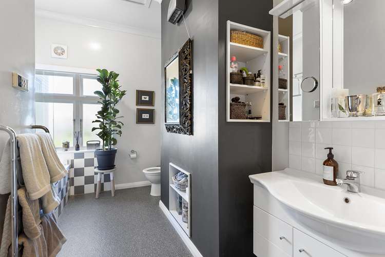 12 Somerset Avenue Newtown_11