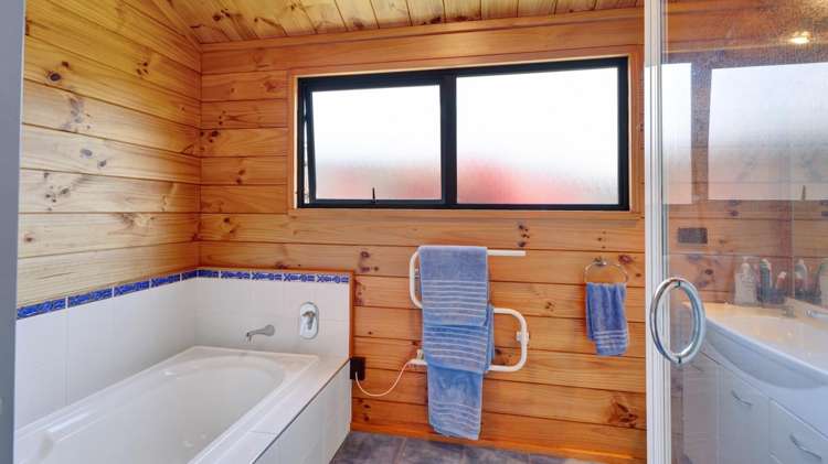 125 Wairau Road Oakura_11