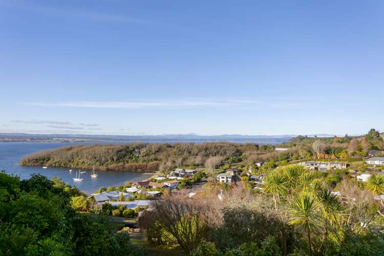 27 Te Urunga Place Acacia Bay_35