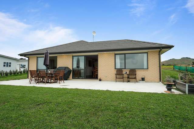 Modern Property in Mahia - Fully Furnished!