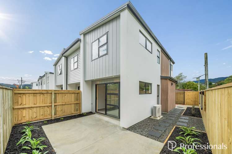 31 Wainuiomata Road Wainuiomata_13