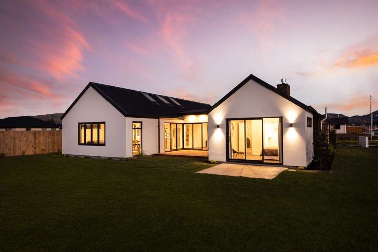 14 Spitfire Drive Burleigh_1