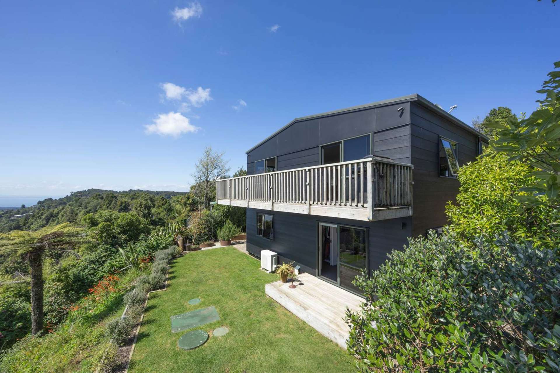 5 Brabant Road Waiatarua_0