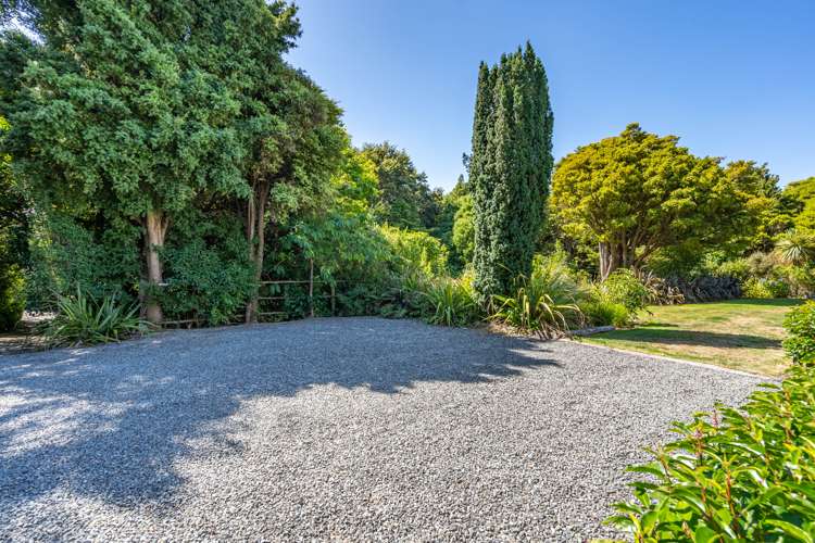 17 Black Road Otatara_27