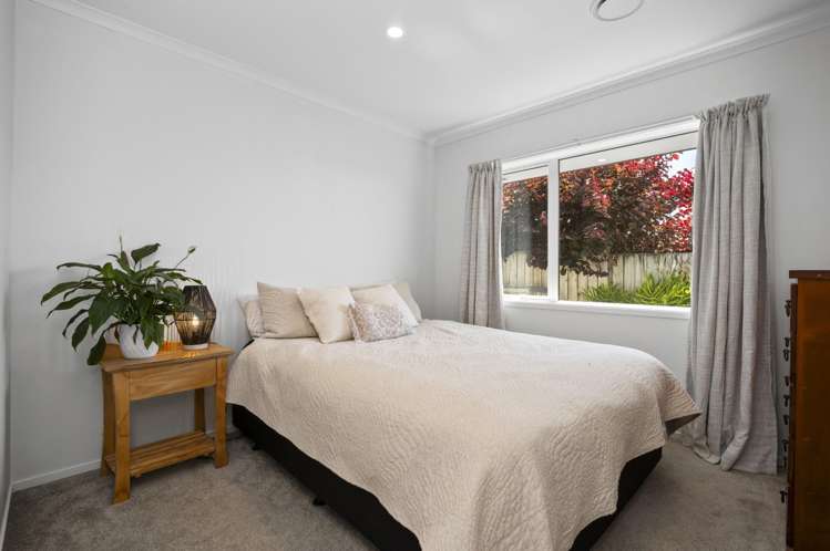 1 Benmore Crescent Pyes Pa_16