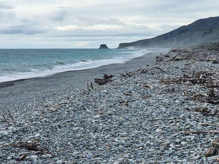 100 Domett Esplanade Cobden_17