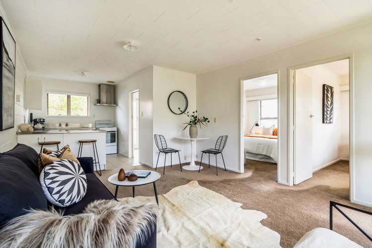 2/18 Willcott Street Mount Albert_6