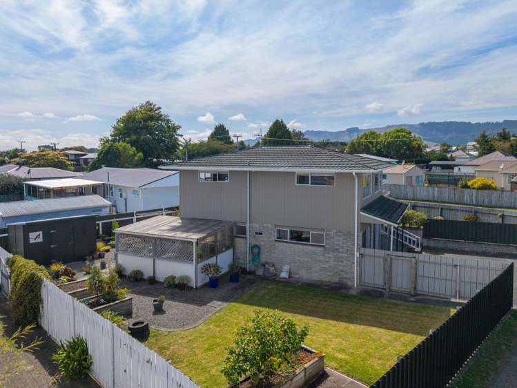 635 Queen Street East Levin_19