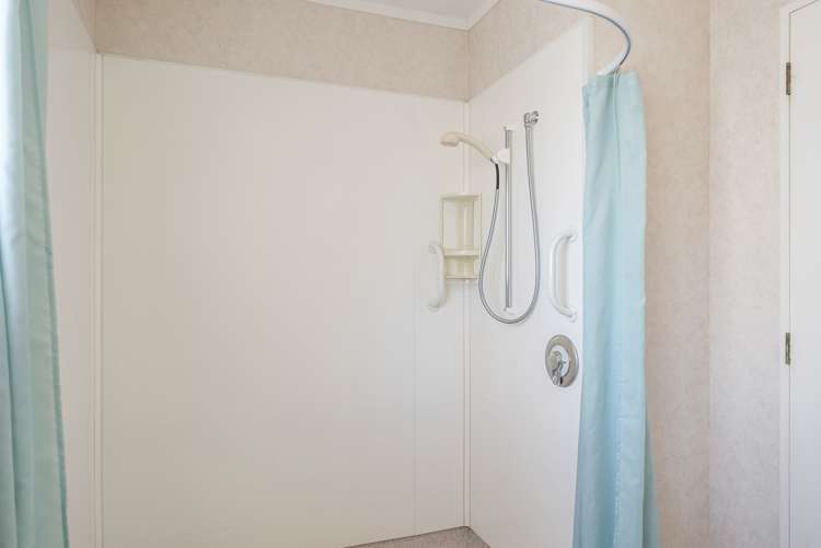 52a Queen Street West Levin_12