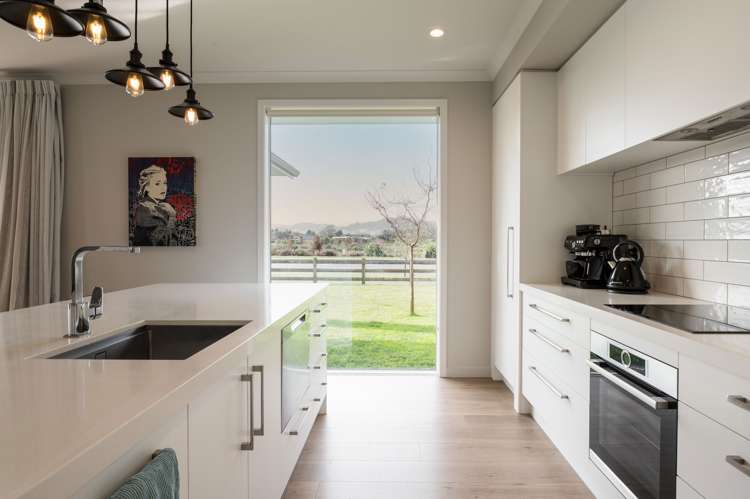 69 Baxter Michael Crescent Cambridge_7