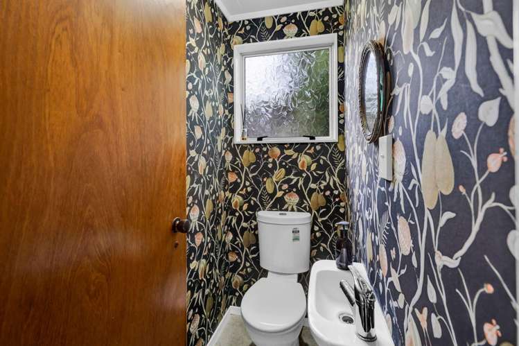 1138 South Road Oakura_10