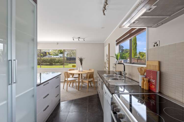 59 Brian Crescent Stanmore Bay_6