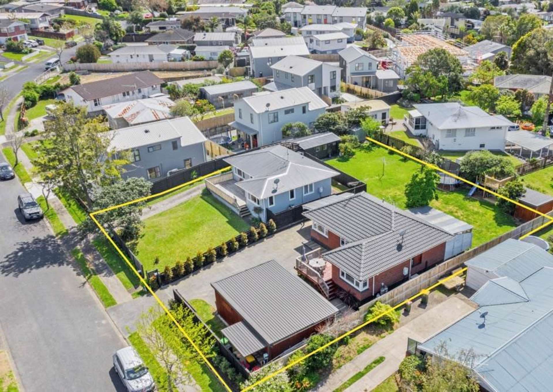 35 & 37 Megan Avenue Pakuranga Heights_0