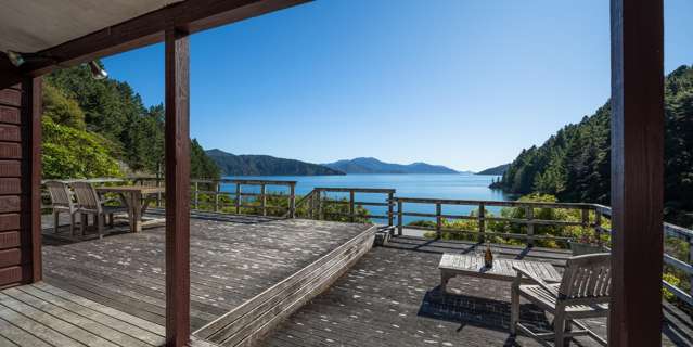 - Driftwood Bay Arapaoa Island_3