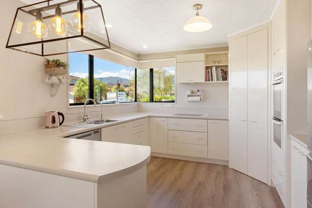 5 Stead Crescent Stoke_4