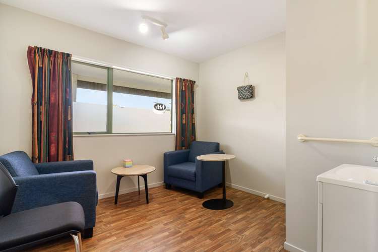 7 Woodford Avenue Henderson_10