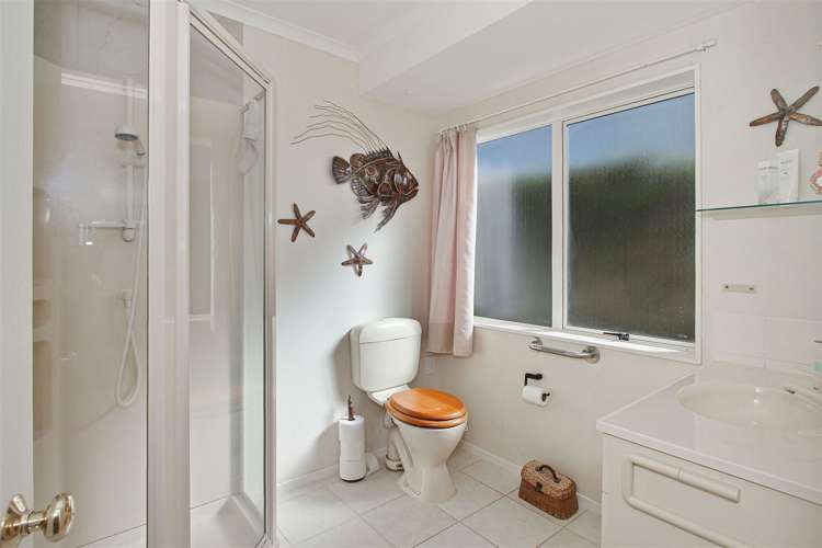 46 Torkar Road Clarks Beach_17