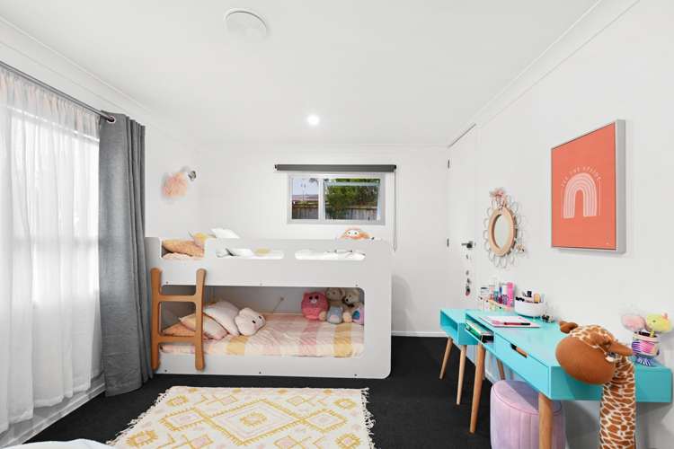 22 Gilbass Avenue Hamilton Lake_19