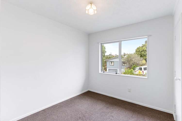 1/57 Athena Drive Totara Vale_13