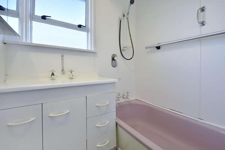 14 Tennyson Crescent Stoke_14