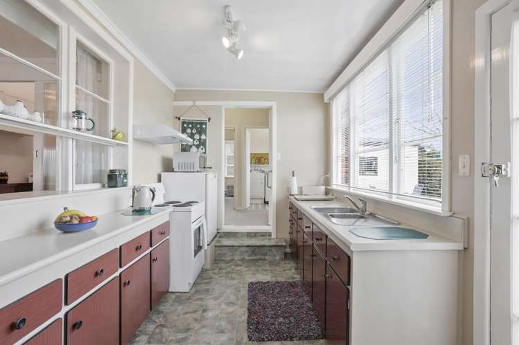 33 Seabrook Avenue New Lynn_7