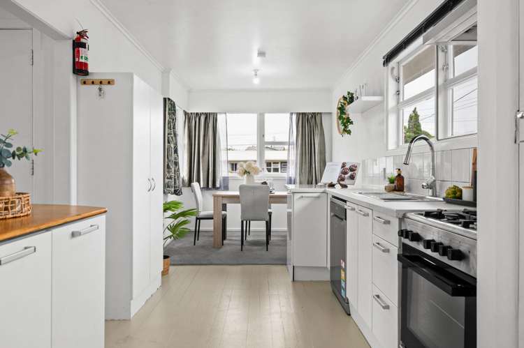 16 Manapouri Place Glenview_4