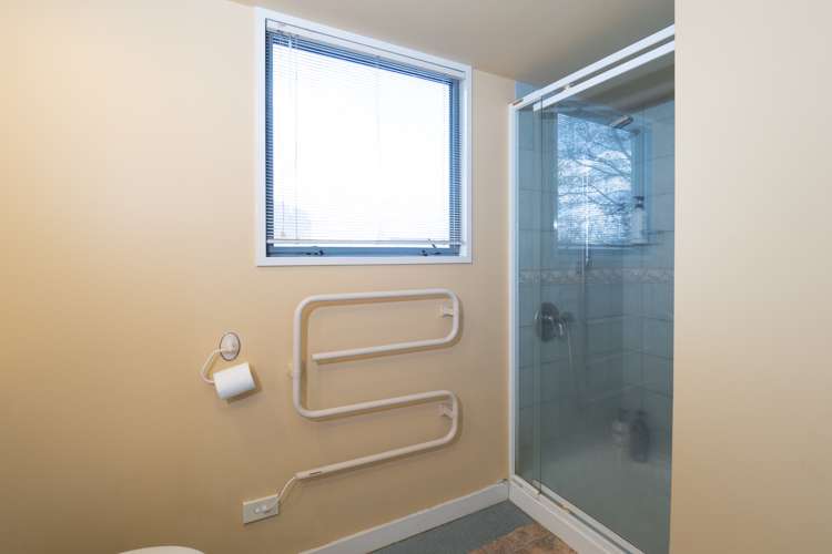 80 Pages Road Allenton_13