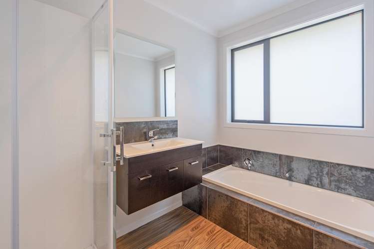 9 Fairose Drive Richmond_14