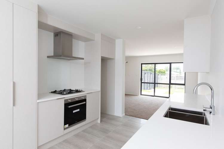 32 Biplane Street Takanini_1