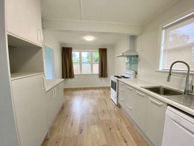 2 Aronui Terrace Kelston_1