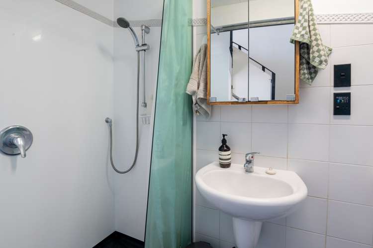 1e/51 Webb Street Mount Cook_6