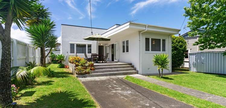 92 Astley Ave New Lynn_0