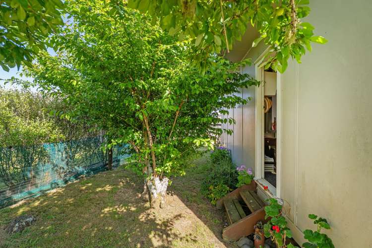 44 Marine Parade Cooks Beach_24