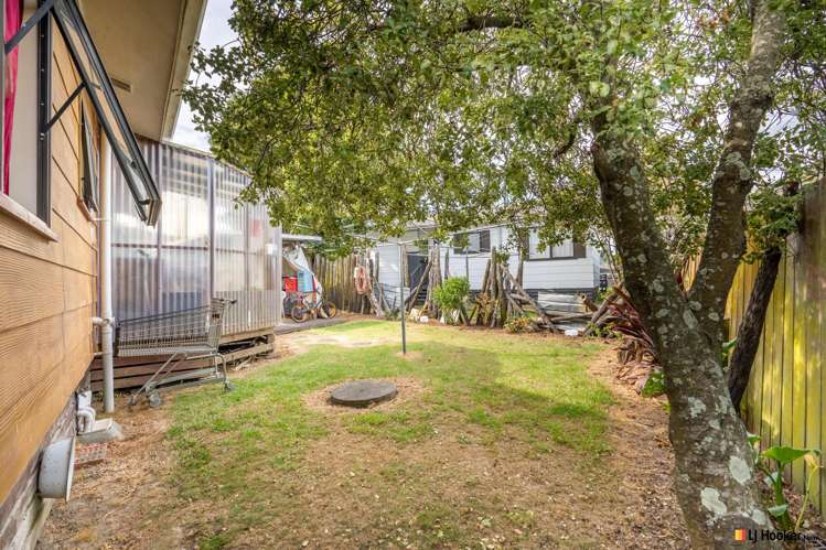 2/12 De Bloge Place Clendon Park_12