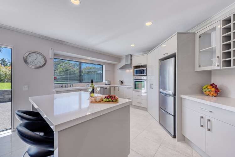 1 Pine Harbour Parade Beachlands_12