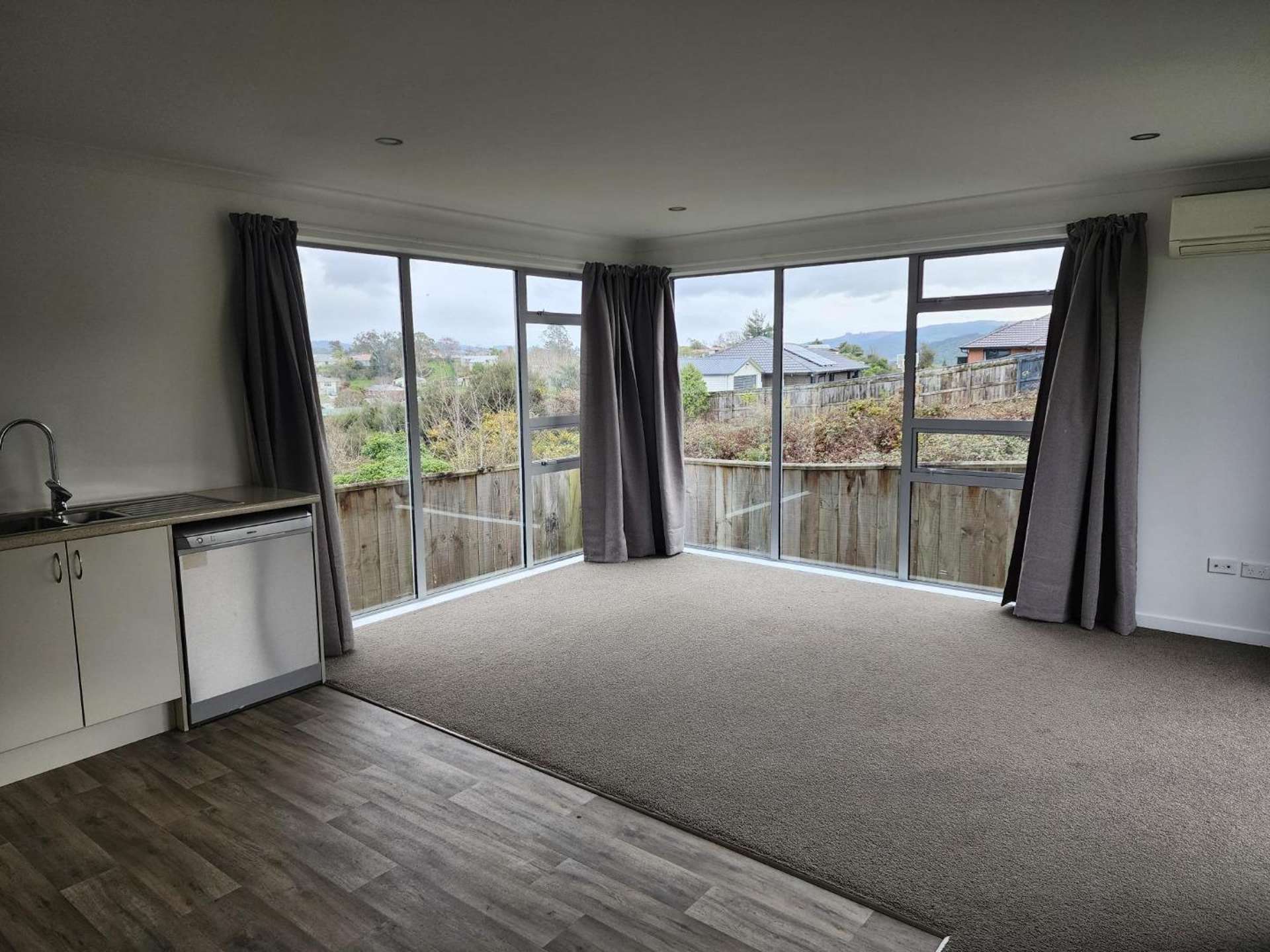 90 Sunstone Crescent 11303_0