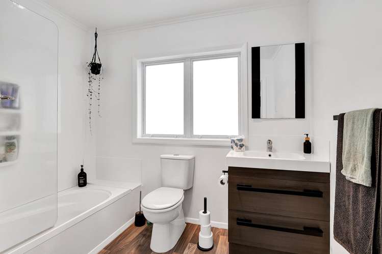 98 Brecon Road Stratford_10