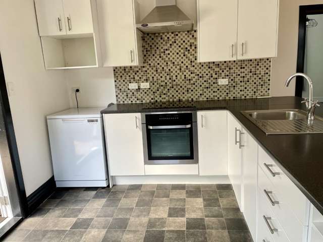 131 Shakespeare Road 10780_2