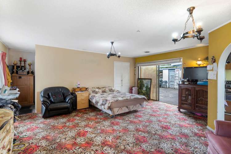 3 Ultima Place Clover Park_17