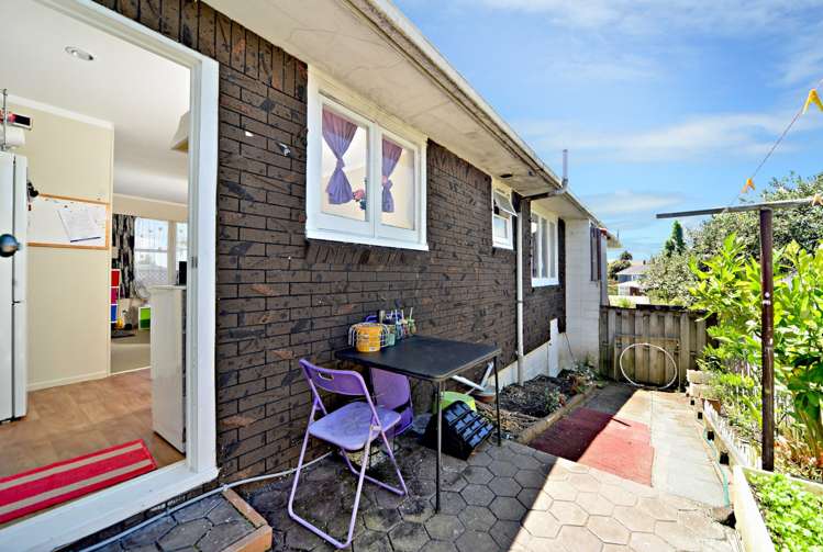 2/50 Blockhouse Bay Road Avondale_3