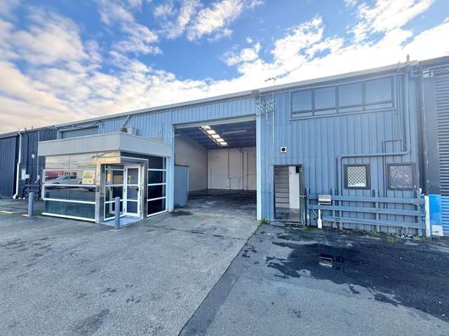 Final Unit in Upgraded Industrial Block &ndash; 180m&sup2;