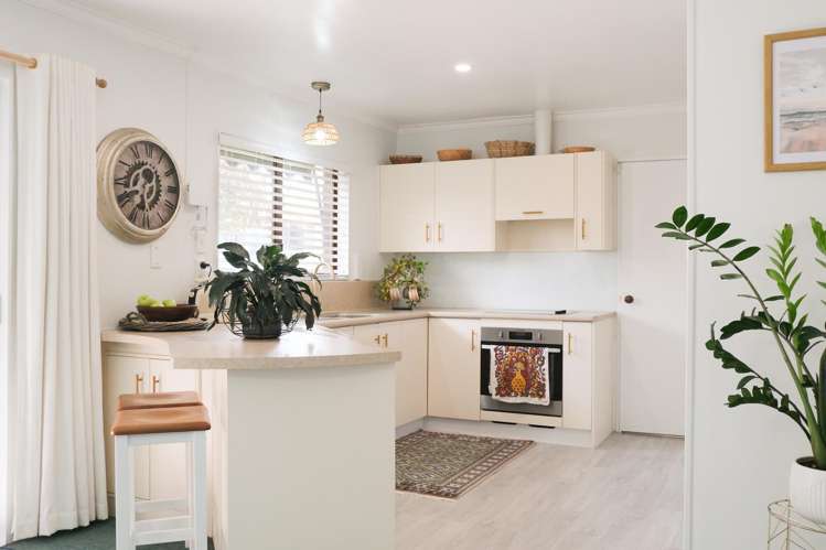 42a Holland Street Glenholme_2