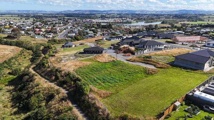 A/11 Monterey Drive_4