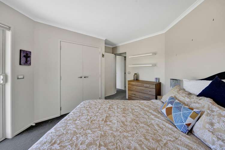 1 Elizabeth Grove Stratford_23