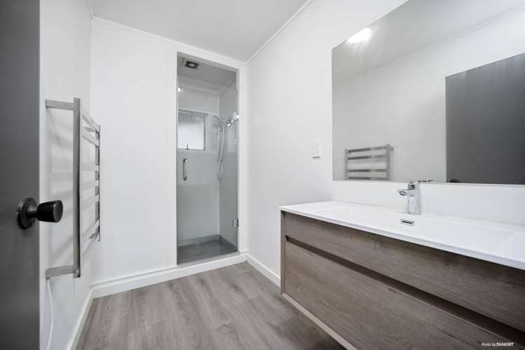 25A Hewlett Road Massey_8