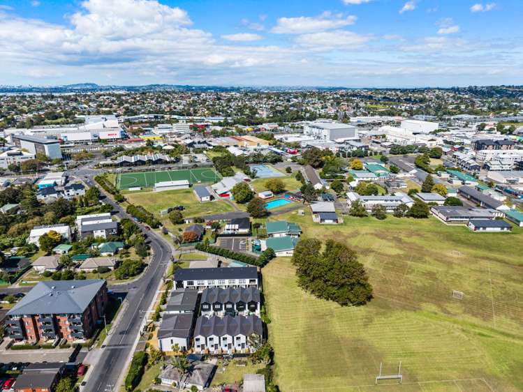 8/28 Smythe Road Henderson_21