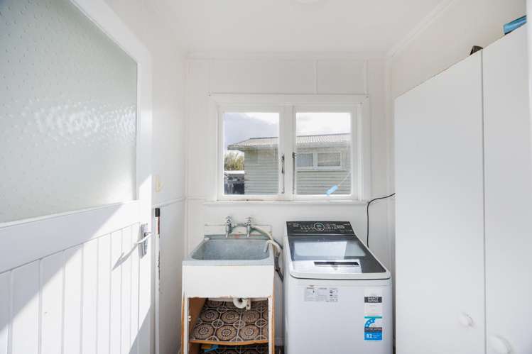 9 Somerset Crescent Highbury_12