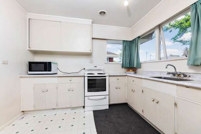 2/8 Russell Road Manurewa_4